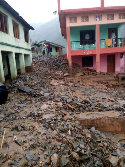 heavy rain in jaunsar bawar, more than hundred villages chopped from country.