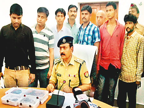 Two thieves climbed handle millions ornaments recovered
