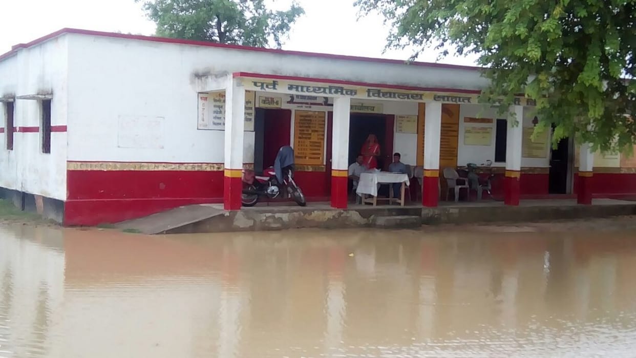 Used water from the rain began, the farmers happy