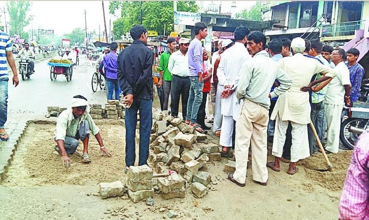 Villagers hoop Contractor 