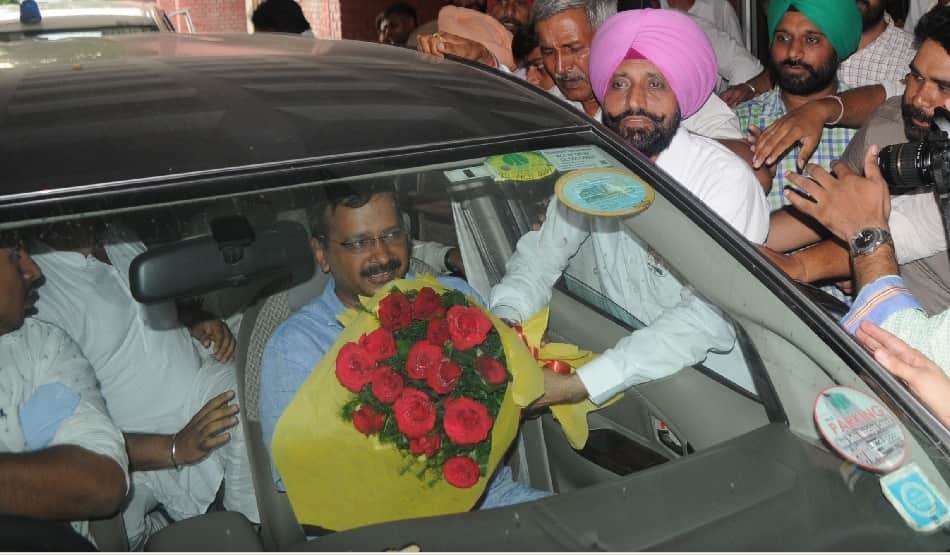 kejriwal on punjab tour: tough talk against akali and BJP on Quran coarseness