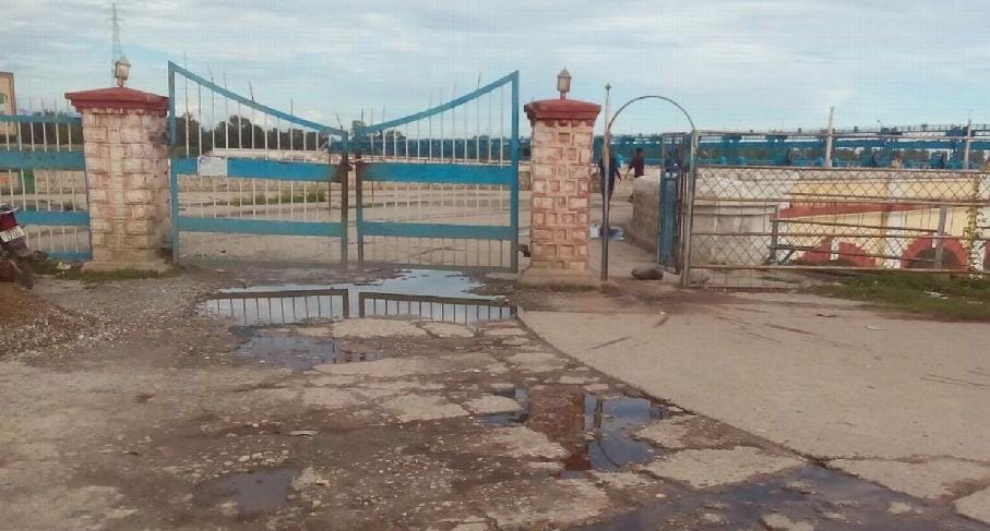 Banbasa barrage gate off road