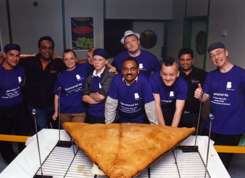  Boys from this small town preparing 350 KG Samosa