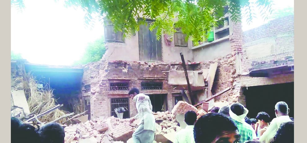 2 storey building collapsed, owner injured