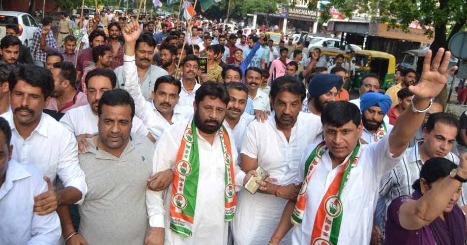 Clash in Congress after defeation in lok sabha elections 2019, rahul gandhi