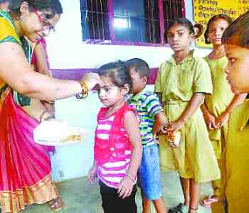 children arrived School, the welcome from roly-sandalwood