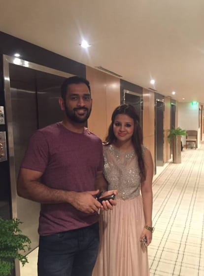 dhoni new house in ranchi gets appreciated by team india  
