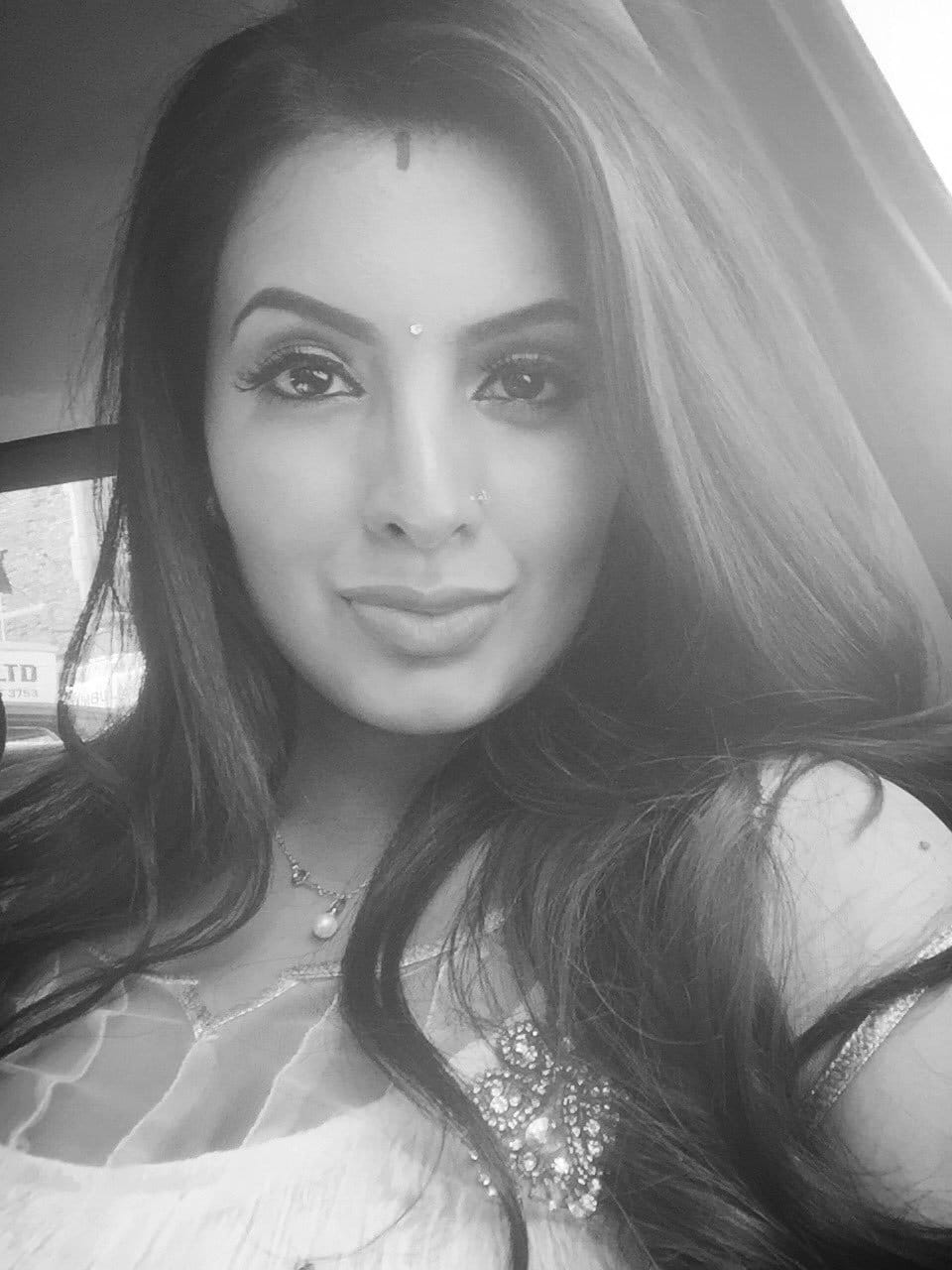 geeta basra present surprise gift to harbhajan singh on birthday