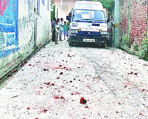 Five injured in bloody clashes