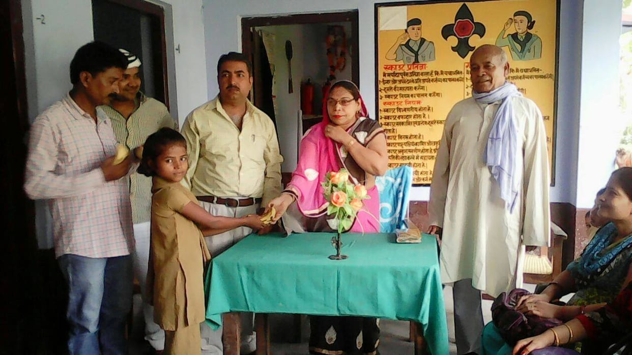 fruit distribution programme held in primary schools