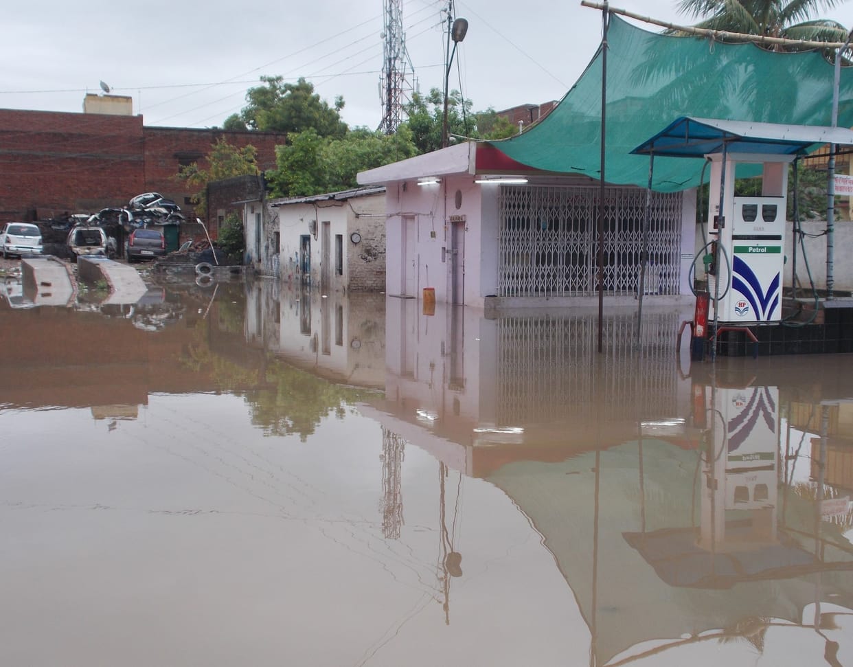 Roads in many areas submerged