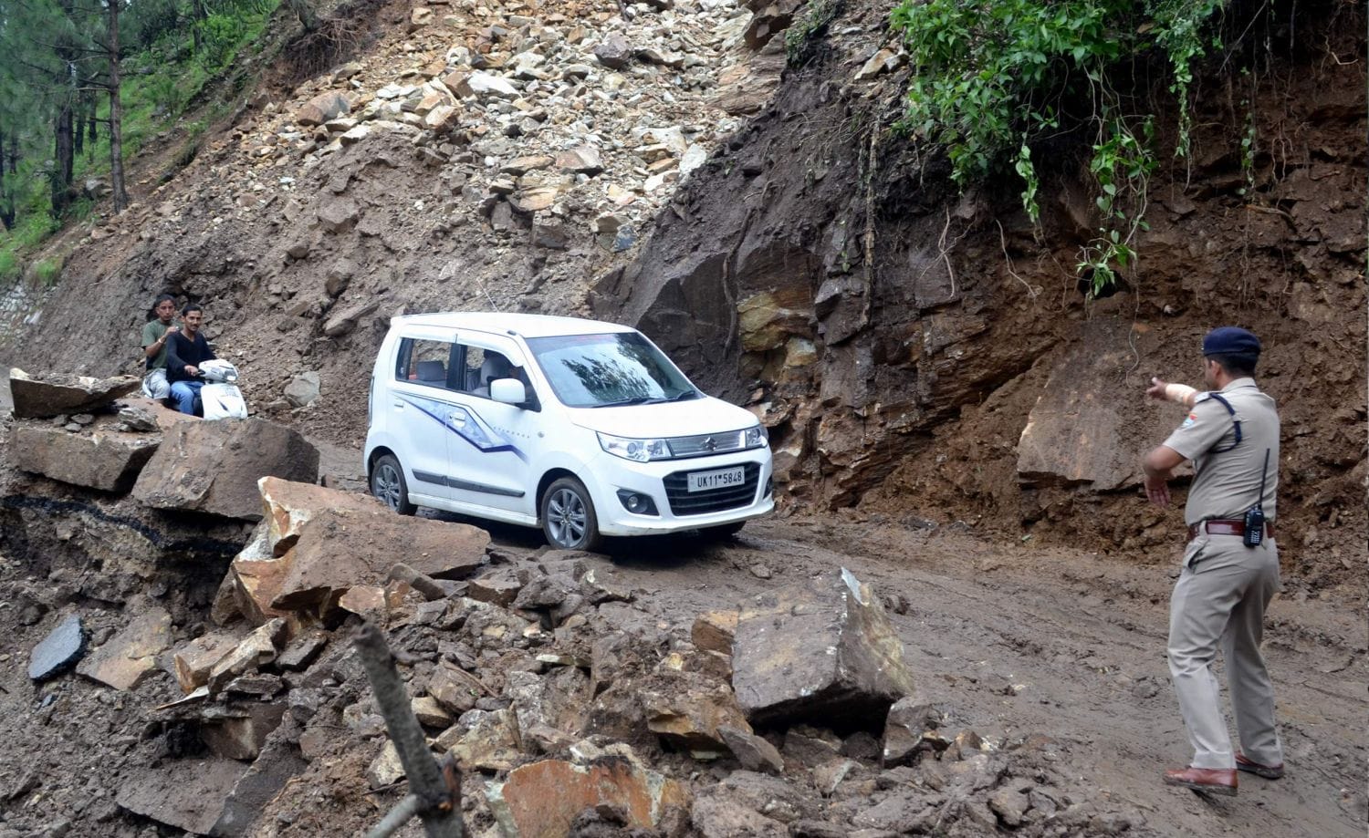 road become dangerous in uttarakhand