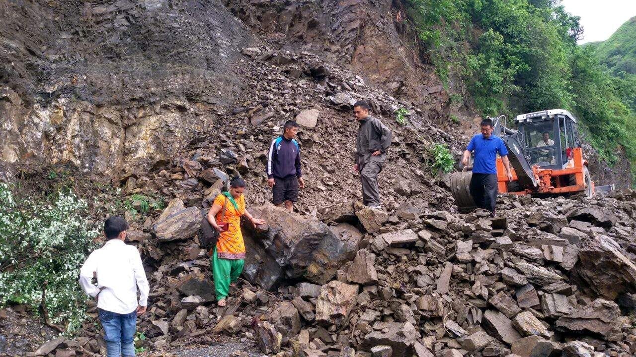 road become dangerous in uttarakhand