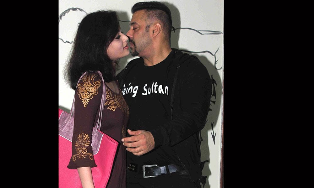 Salman Khan almost kissed Sneha ullal at Daisy Shah’s play Begum Jaan