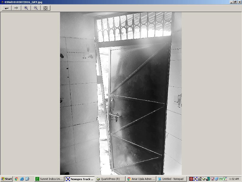 Breaking eight locks theft of millions from flat