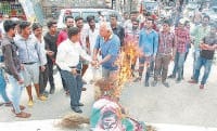 Jain monks burn effigy, of two sides clashed over, ambala