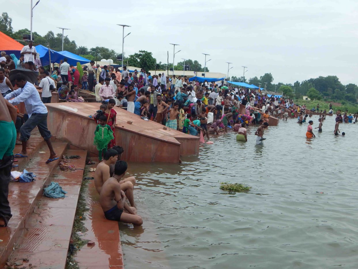  Dip two million pilgrims in Chakratrith