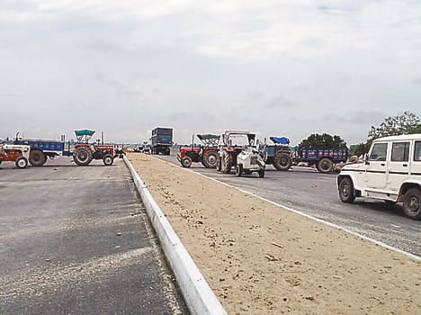 Villagers put the jam on Agra-Lucknow expressway
