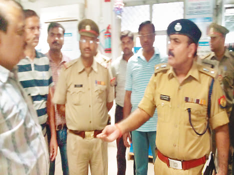 Bike riders couple, son robbed of half a million