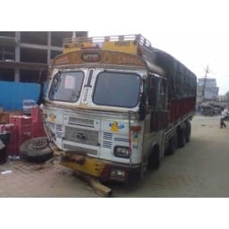 rewari news, chowk, damage, truck, lakh, construct