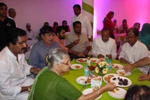 Congress trying to attract Muslims 