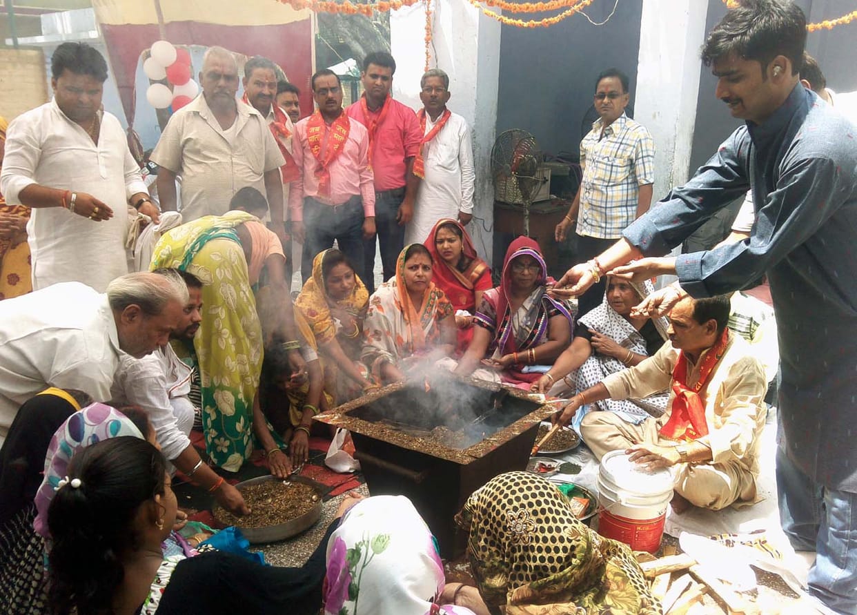 maata hulka mandir par havan ke saath aashaadh mela shuroo
