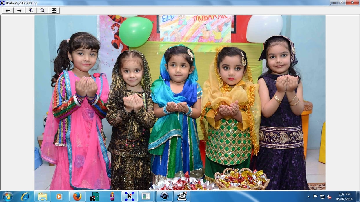 children celebrate a Eidh