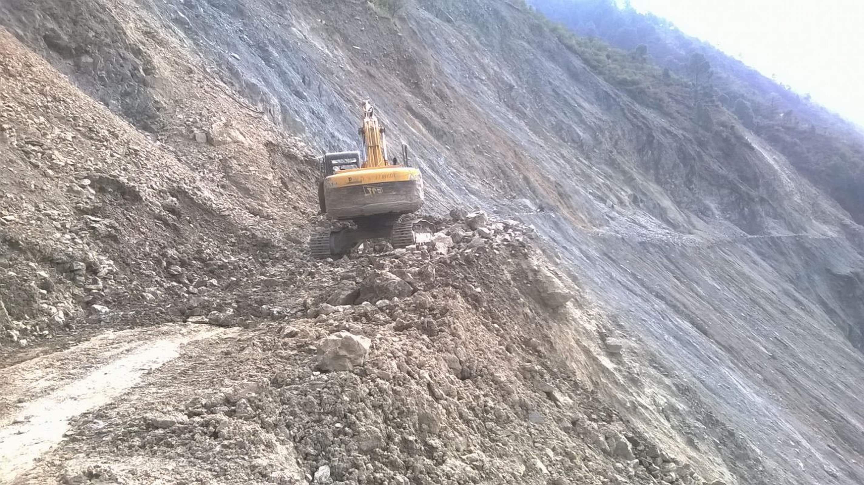 danger zone on badrinath highway.