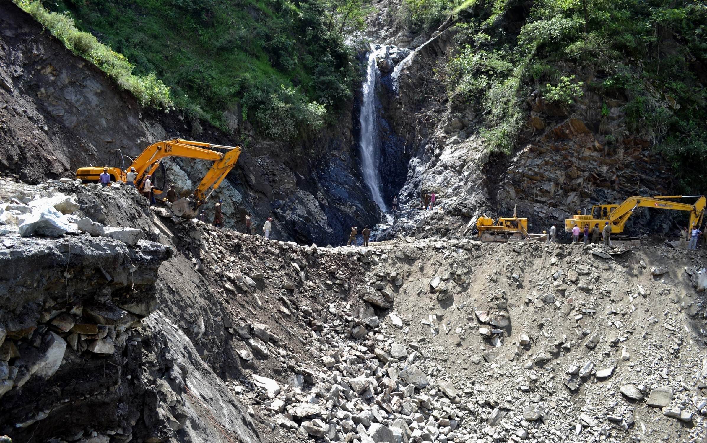 danger zone on badrinath highway.