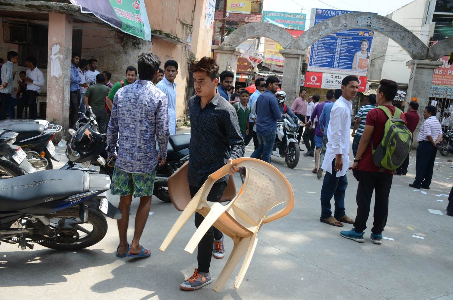 fight between student in dav pg college dehradun
