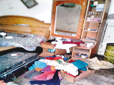 5 lac theft in sabhasad house