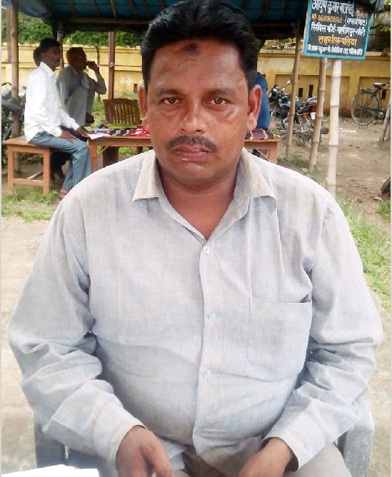 The bike flew ten thousand rupees from the trunk by robbers