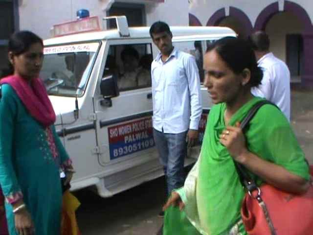 Police attempted suicide by women in the office
