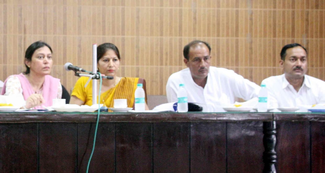 But disappeared in the first meeting of the District Council officers