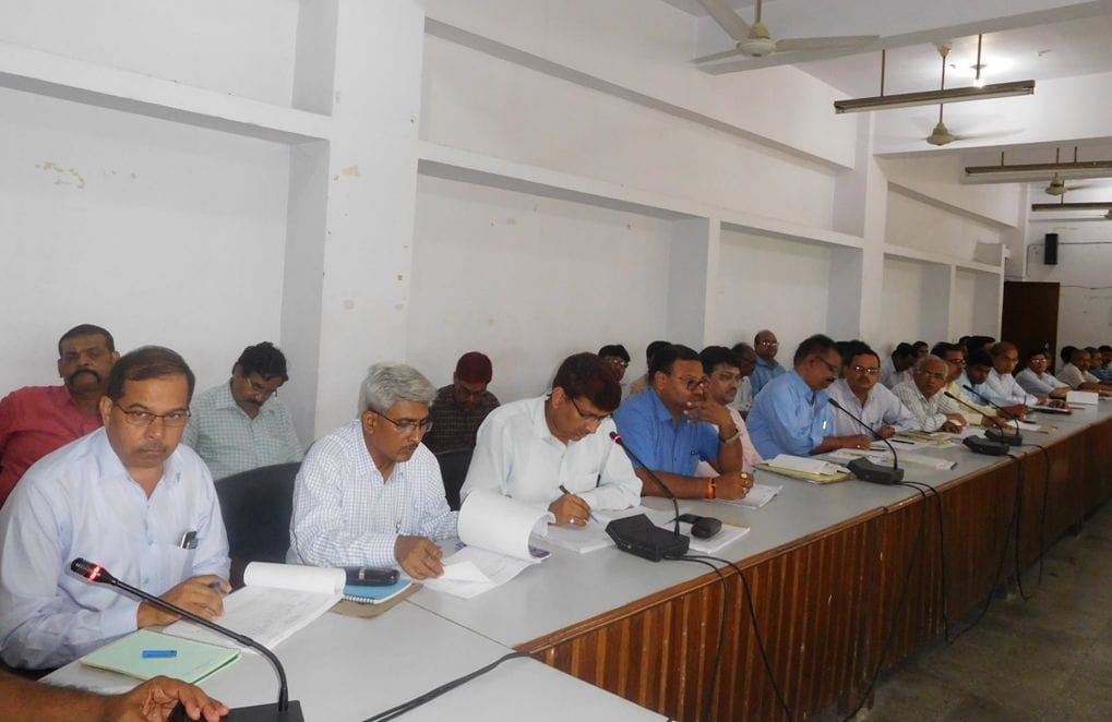 District Cane Officer cancel, pay