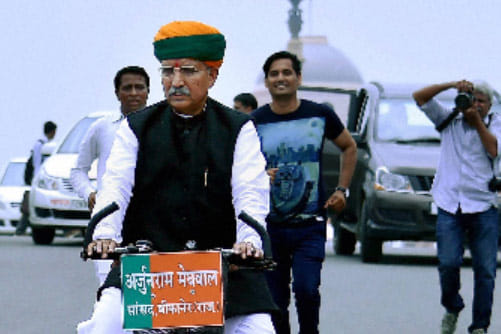 Modi makes cyclist MPs ministers in new cabinet