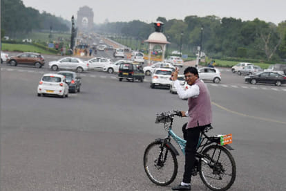 Modi makes cyclist MPs ministers in new cabinet
