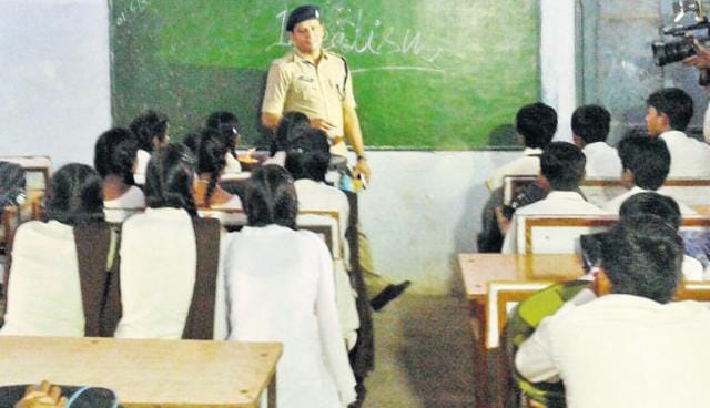 hoshangabad police thought students in district