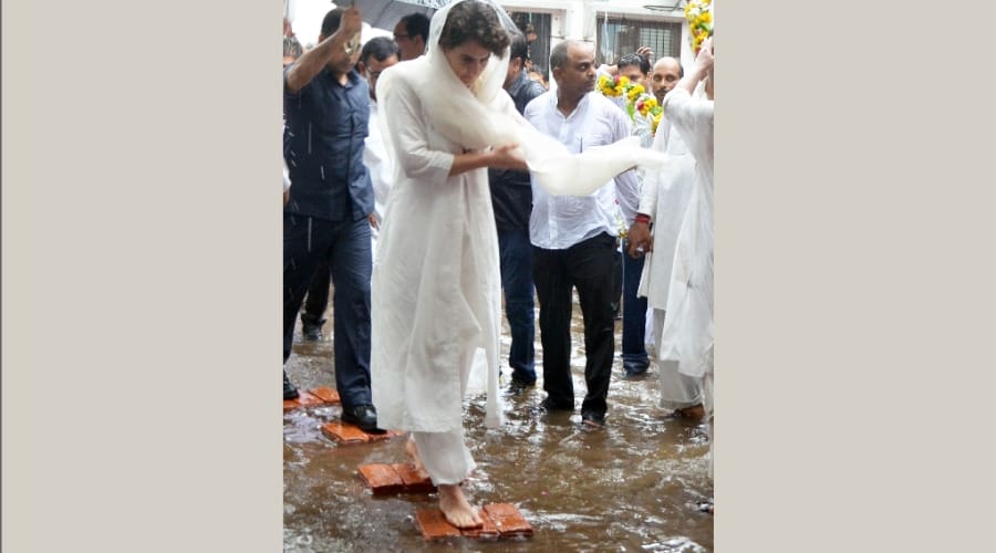 priyanka vadra attends uma shankar funeral