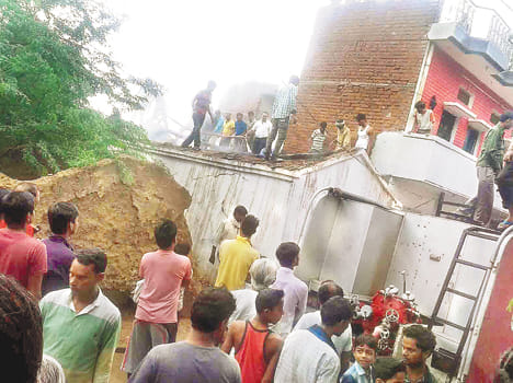 Leakage from the cylinder fire in the house, the old woman burnt alive