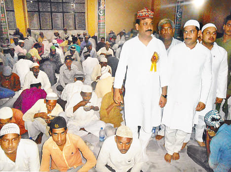 iftar party pray for happiness