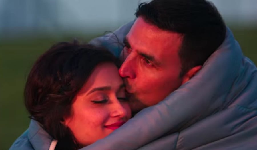 Ileana D’Cruz shares Rustom shooting moments