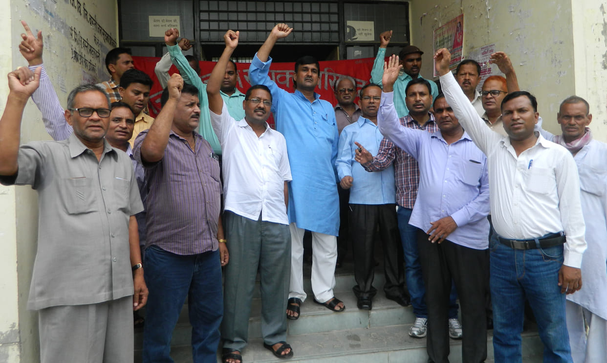 State workers to strike gears