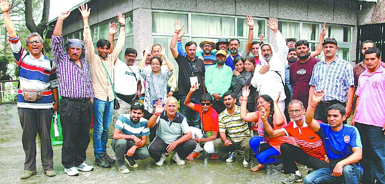 The second group of passengers returned Kailas