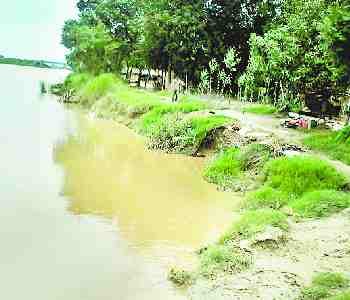 Faster loading in Rapti river