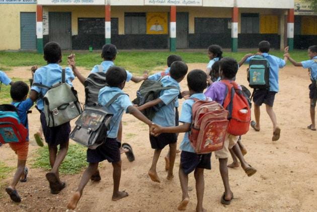 Students in government schools decreased
