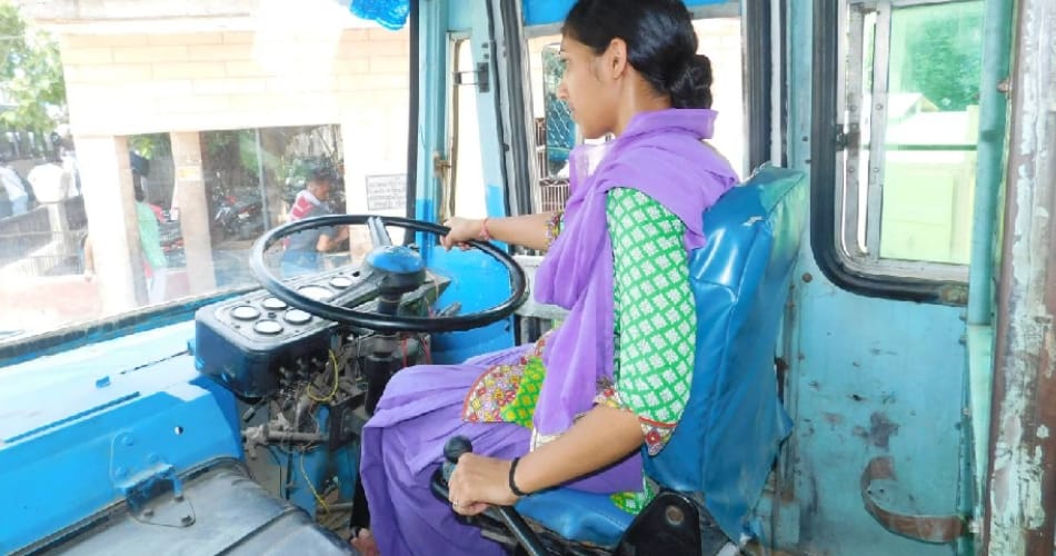 salute daughter, best driver award win charkhi dadri girl priyanka, chandigarh transport, chandigarh