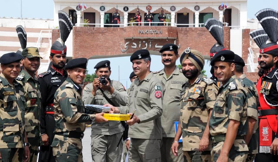 EID at wagah border: Dessert gifted by Pak Rangers to BSF officers