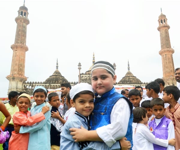Cargill saw the moon and have celebrated Eid in Delhi, people surf social networking site overnight