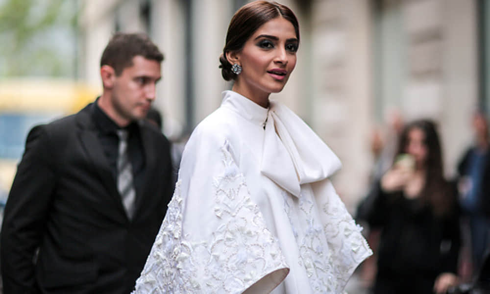 sonam kapoor in paris fashion week 2016